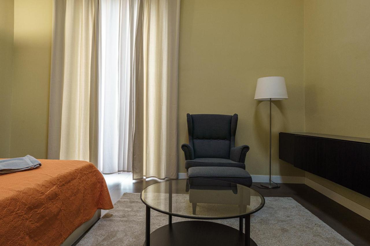 Holiday In Home Suite Archimede Catania Exterior foto