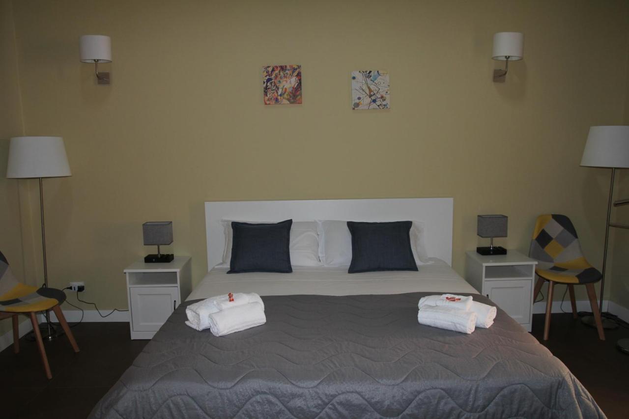 Holiday In Home Suite Archimede Catania Exterior foto